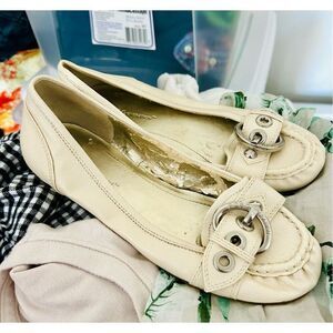 BCBGeneration Flats DINIA Leather Loafer Moccasin Cream Buckle
